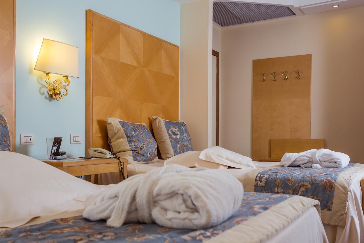 Hotel Luna Riccione E Aqua Spa Only Adults +12 Zewnętrze zdjęcie