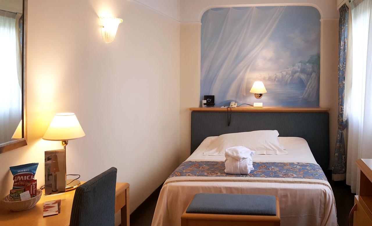 Hotel Luna Riccione E Aqua Spa Only Adults +12 Zewnętrze zdjęcie